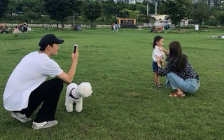 Con hỏi "lương bố bao nhiêu?" - có nên nói thật?