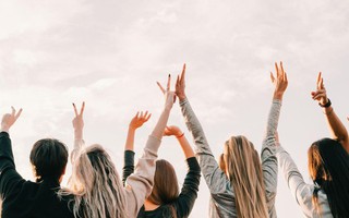 Quan điểm sống YOLO và lời cảnh tỉnh về sức khỏe tài chính