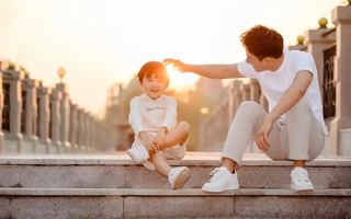 Cha mẹ có con trai đừng xoi mói quá mức