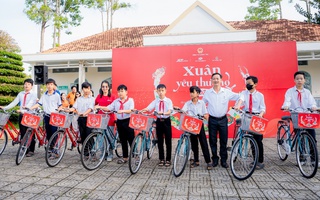 Mùa xuân trên những chuyến xe, chở tấm lòng sẻ chia của tuổi trẻ