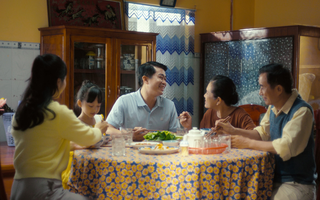 Hành trang mang về cho cha mẹ mùa Tết