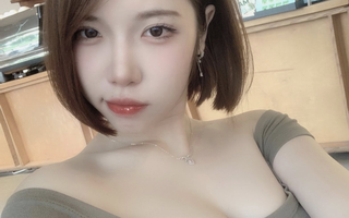 Lên đồ đi chơi và "đi bay", nữ tiếp viên hàng không dễ dàng "đánh gục" vô số anh em game thủ