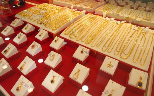 Trả 100% tiền mua vàng rồi chờ lấy: Cửa hàng chiếm dụng vốn hay cách giữ giá khôn ngoan?