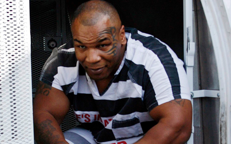 Scandal của ông vua quyền Anh gây rúng động thế giới