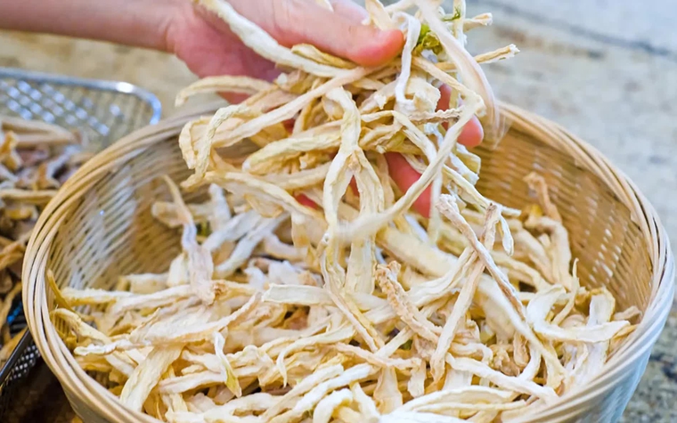 Hãy mua nhiều, phơi khô 4 loại rau củ này: Bạn sẽ có nguyên liệu ăn quanh năm, nấu món gì cũng ngon tuyệt