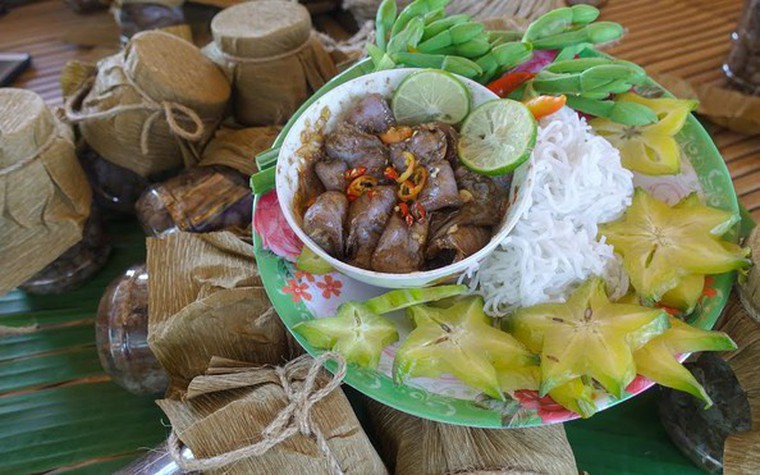 Những đặc sản Việt Nam nhìn "hết hồn" nhưng ăn vào lại ngon quên lối về