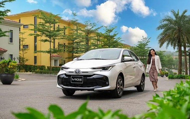 Toyota Vios giữ vững ngôi vương trong cuộc đua doanh số cuối năm