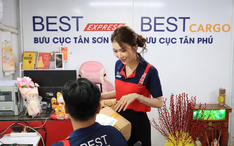 Câu chuyện về “giai nhân” vận hành bưu cục hàng cồng kềnh đầu tiên của BEST Express