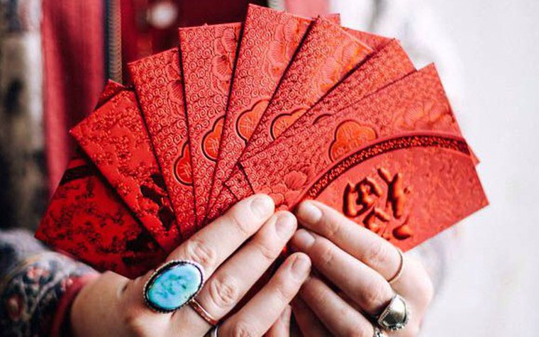 Mùng 2 đi chúc Tết dày lịch: Chuẩn bị phong bao thế nào để không rối và không quá tay?