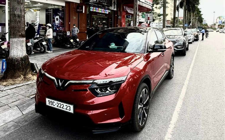 Tiết kiệm tới 25 triệu đồng tiền nhiên liệu mỗi tháng, chủ xe bày tỏ: “Biết thế mua VinFast VF 8 sớm hơn”