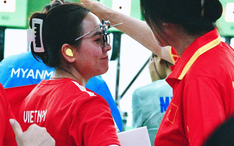 Đẳng cấp: Nữ xạ thủ xinh đẹp Trịnh Thu Vinh giành 2 HCV, phá 2 kỉ lục SEA Games chỉ trong 1 buổi sáng