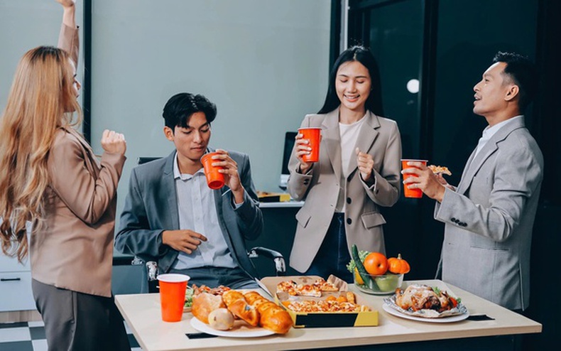 Cách dân công sở "bật chế độ" chuẩn bị đón Tết khi kỳ nghỉ cận kề