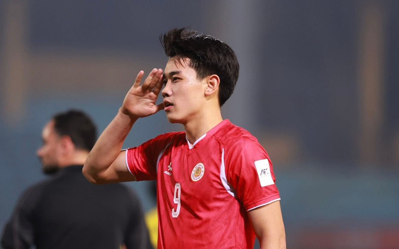 Đình Bắc lắc người ghi bàn đẳng cấp ngay sau khi gây sốt ở WeChoice Awards